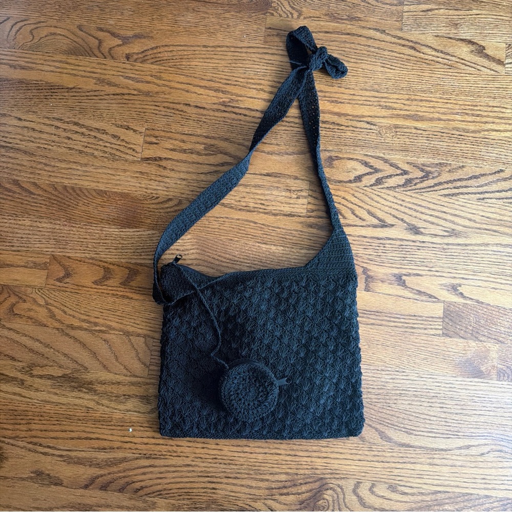 Elegant Black Knit Crossbody Bag